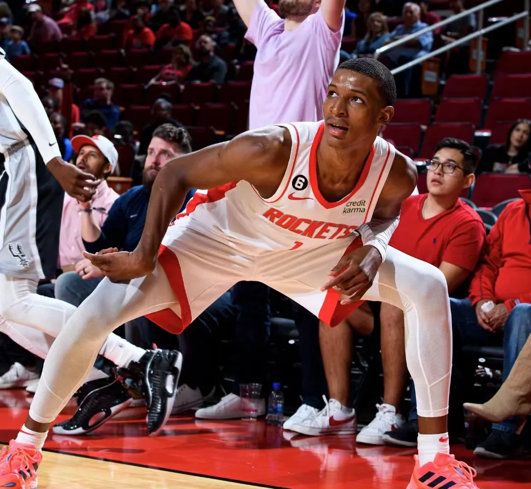 雷霆轻取雄鹿，霍勒迪惊艳四座的简单介绍