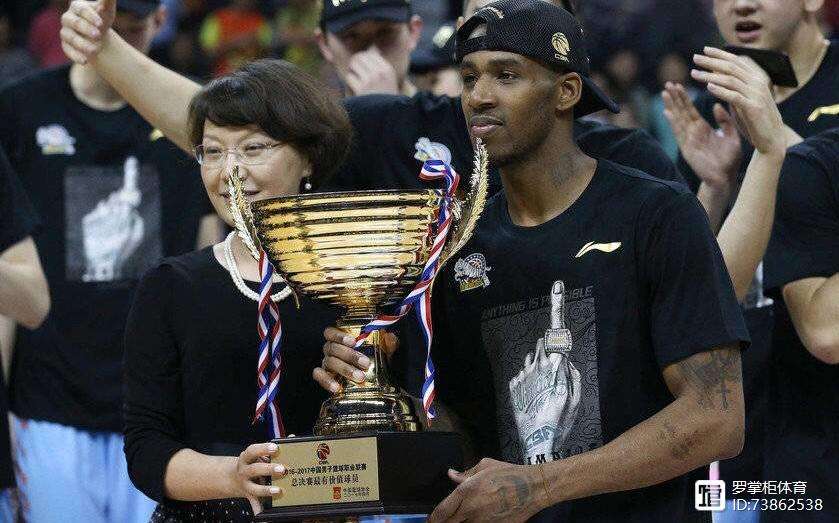 新疆队横扫吉林队，米切尔扛起全队