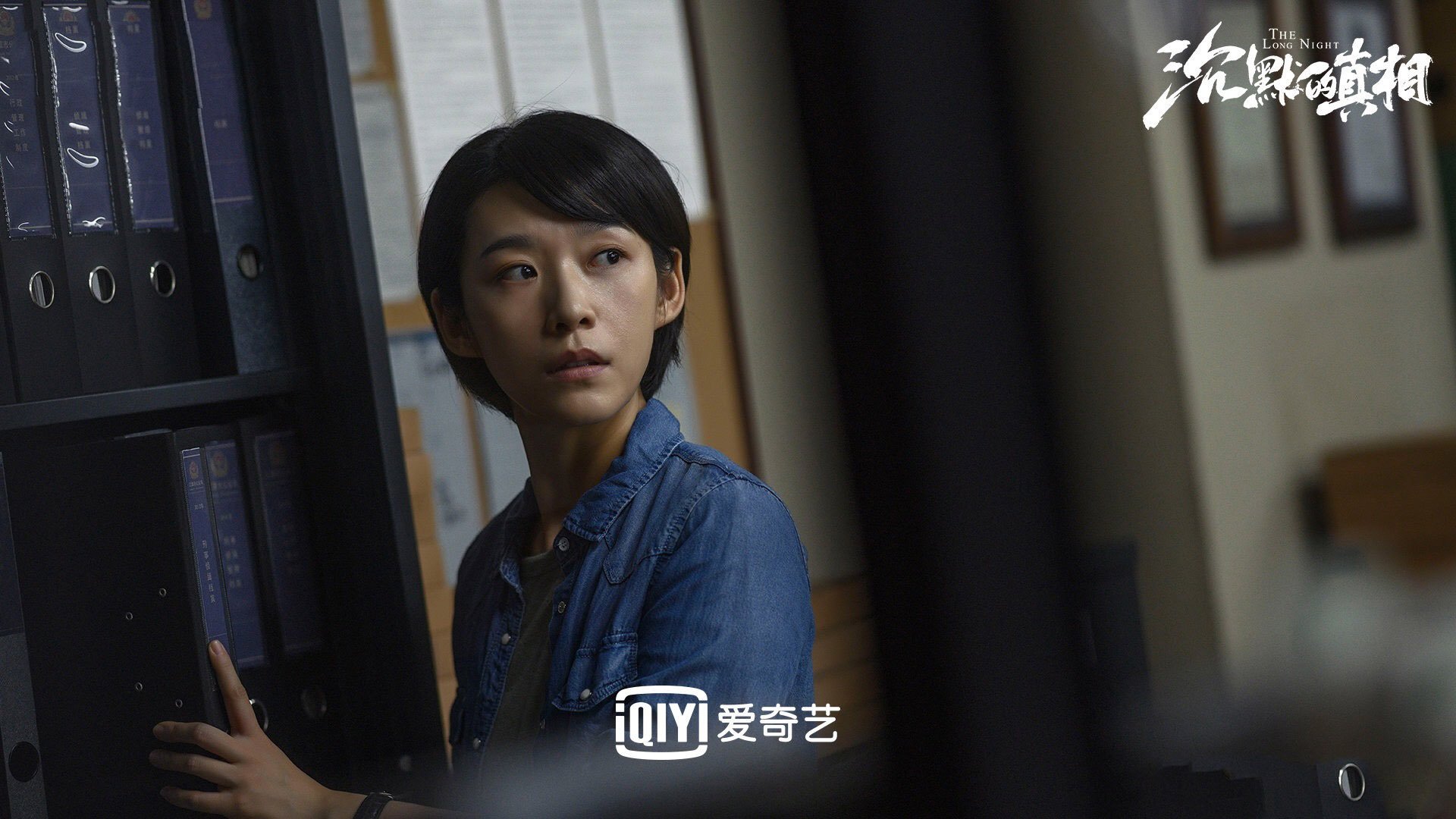 蓝黑剑芒刺破红黑铁幕，阿圭罗一人之力碾碎米兰防线