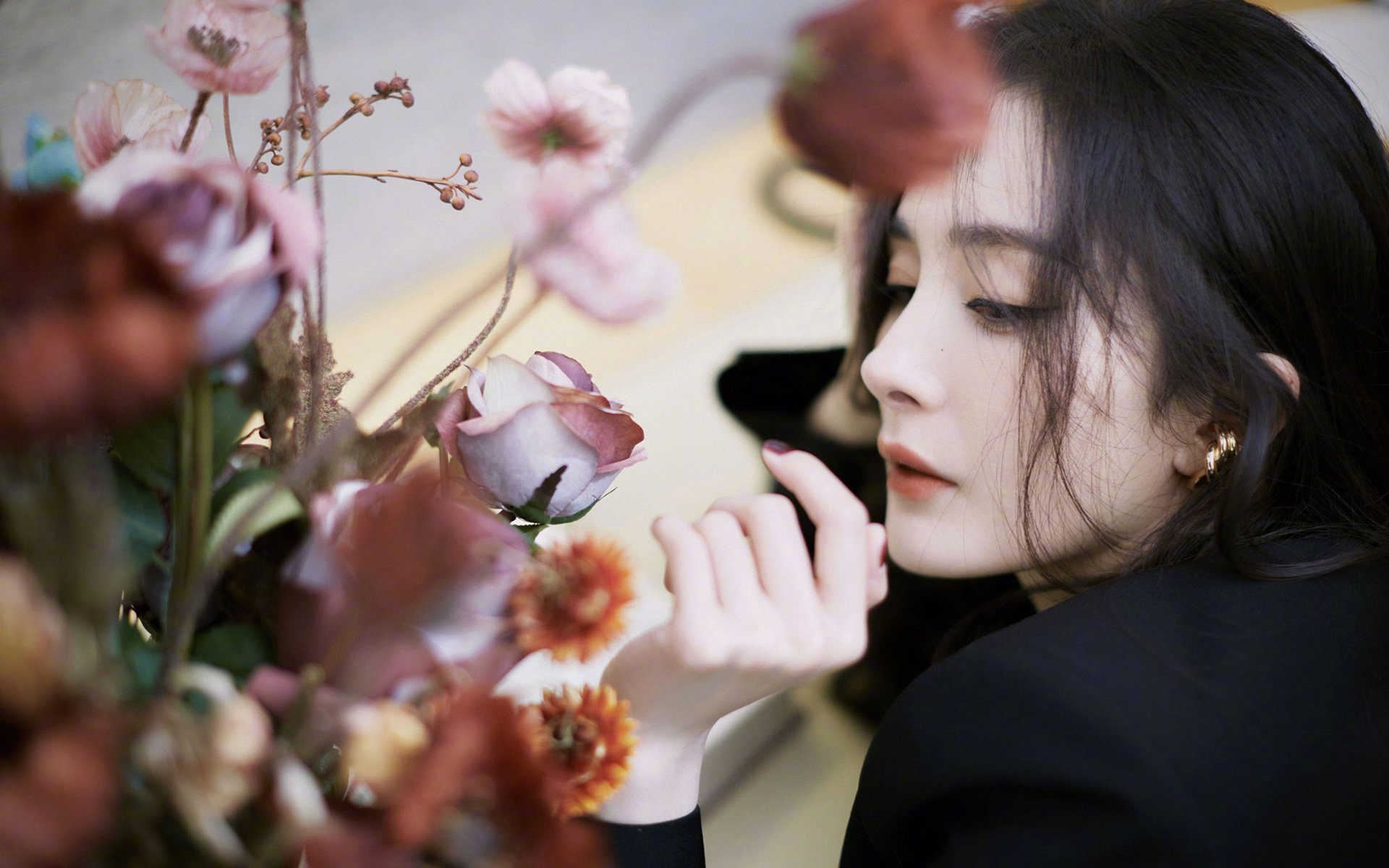 圣西罗王子光芒乍泄，蓝鹰铁翼刺破那不勒斯夜空